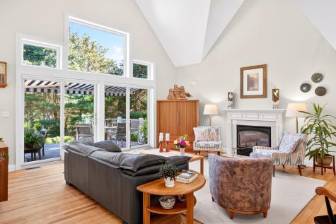 5 Aviators Lane Sandwich MA 02563