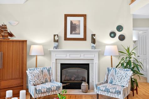 5 Aviators Lane Sandwich MA 02563