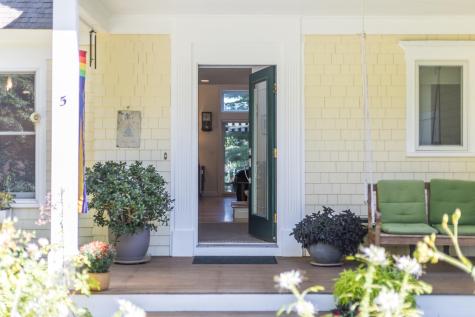 5 Aviators Lane Sandwich MA 02563