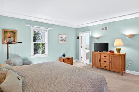 5 Aviators Lane Sandwich MA 02563