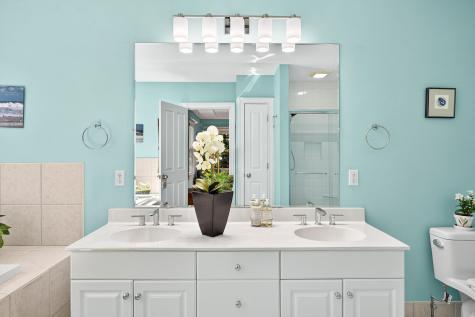 5 Aviators Lane Sandwich MA 02563