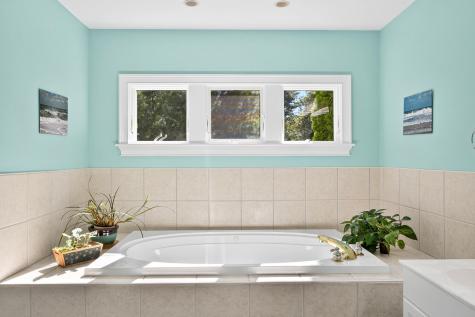 5 Aviators Lane Sandwich MA 02563