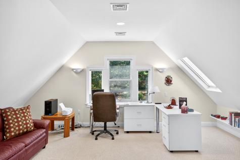 5 Aviators Lane Sandwich MA 02563