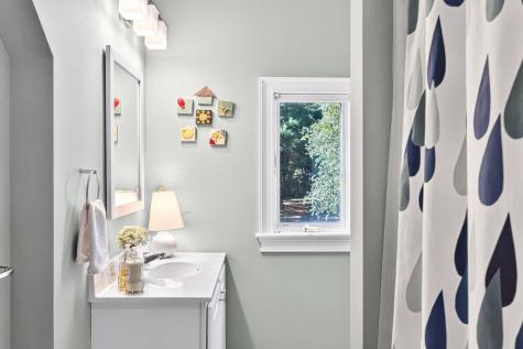 5 Aviators Lane Sandwich MA 02563