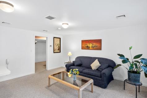 5 Aviators Lane Sandwich MA 02563