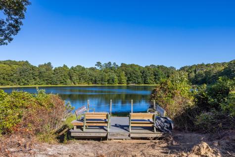 5 Aviators Lane Sandwich MA 02563