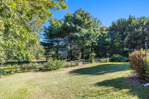 5 Aviators Lane Sandwich MA 02563