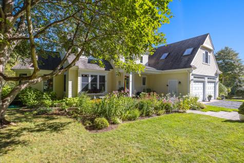 5 Aviators Lane Sandwich MA 02563