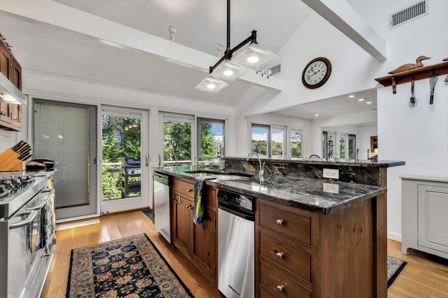 5 Tide Run Mashpee MA 02649