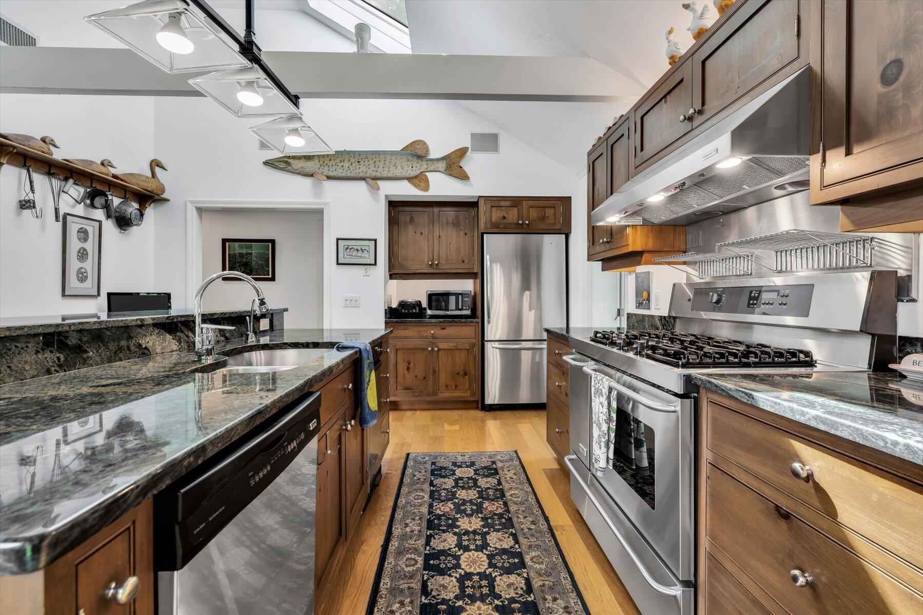 5 Tide Run Mashpee MA 02649