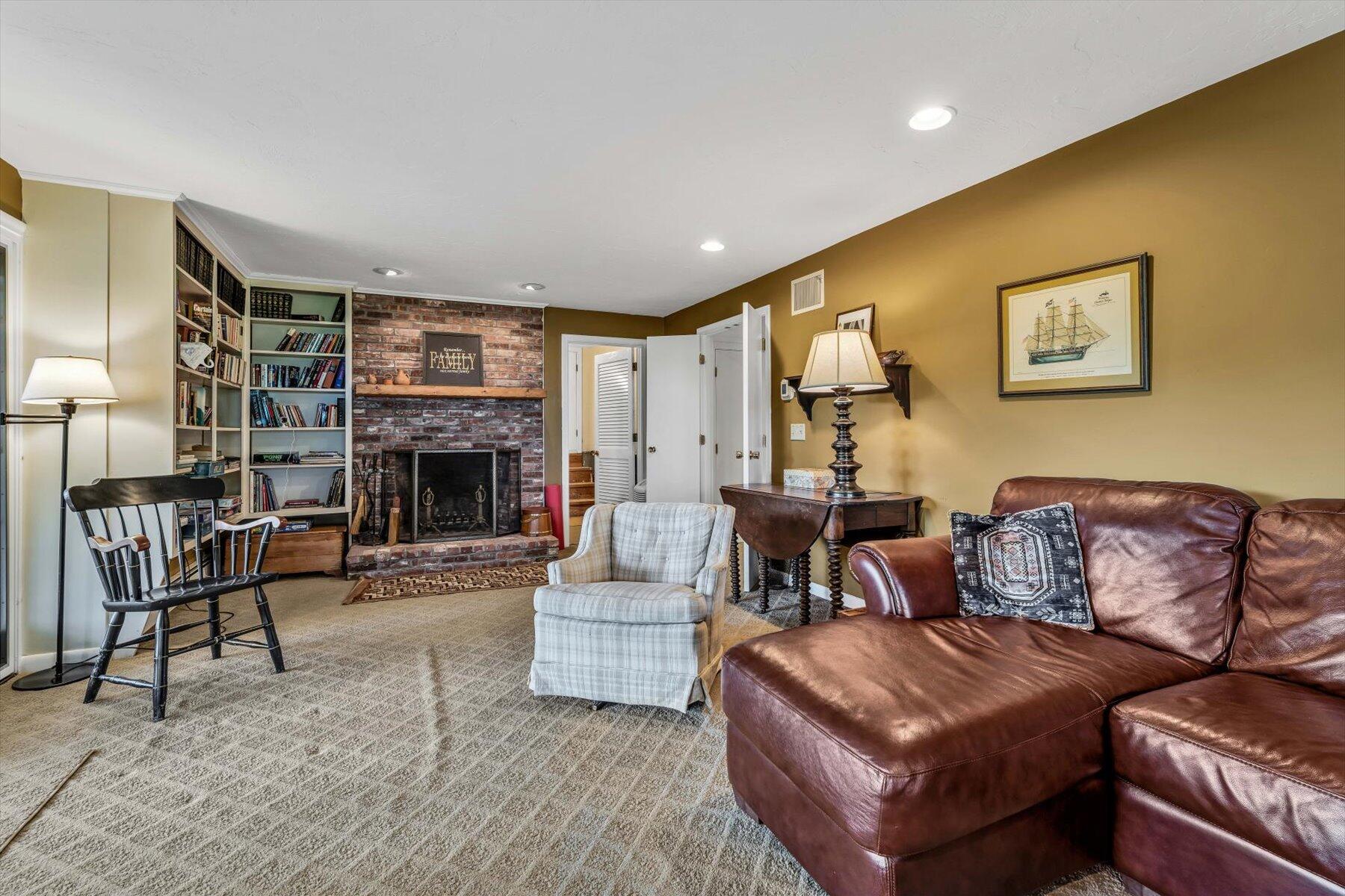 5 Tide Run Mashpee MA 02649