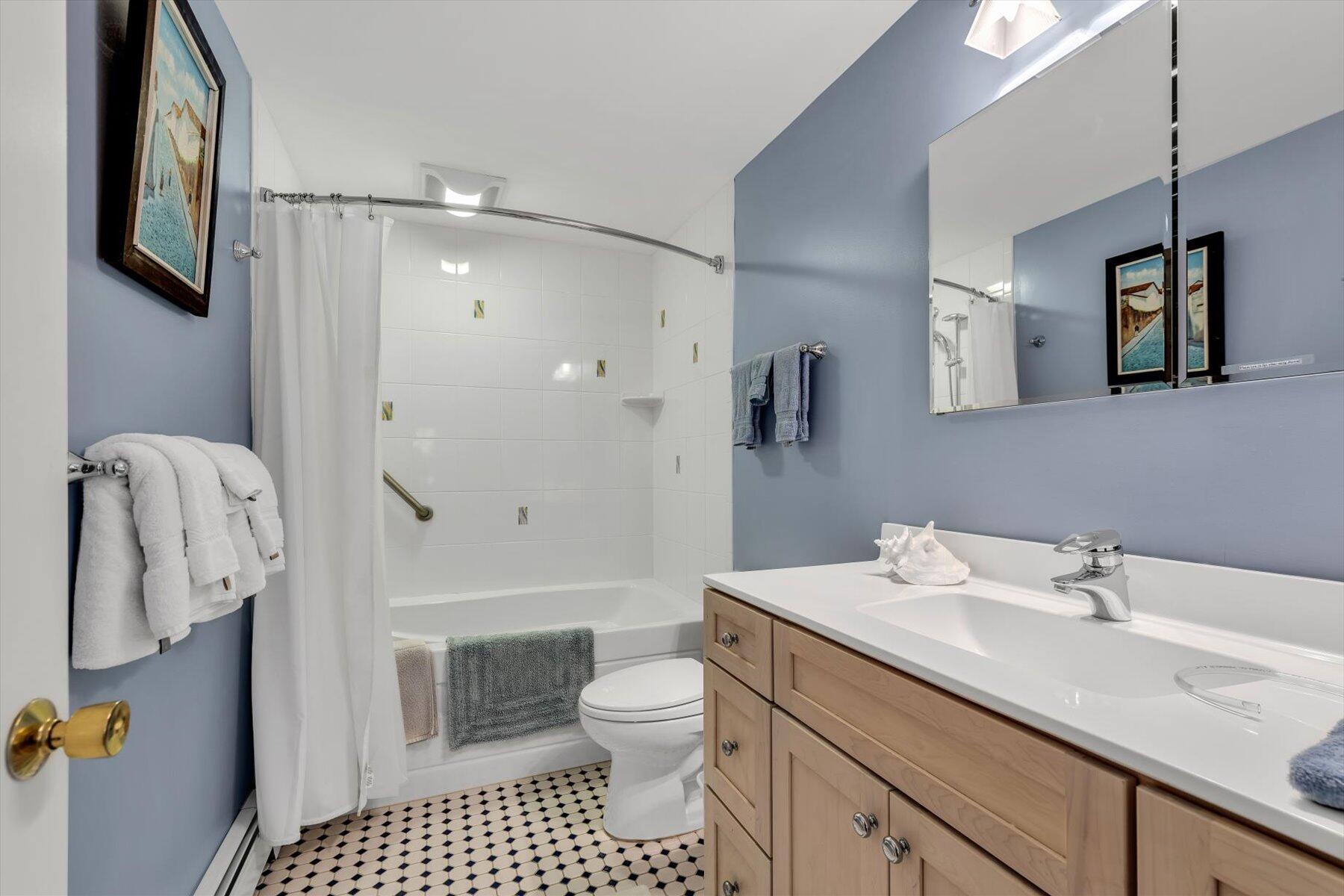 5 Tide Run Mashpee MA 02649