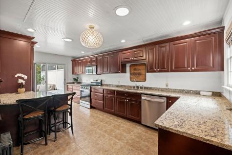 43 Jarves Street Sandwich MA 02563