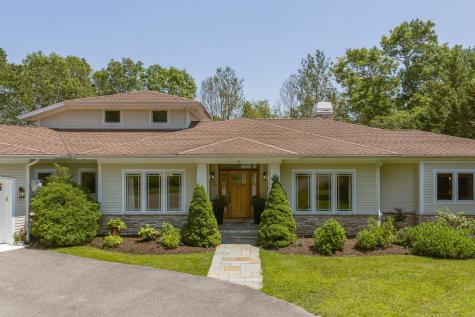 79 Pickerel Cove Circle Mashpee MA 02649