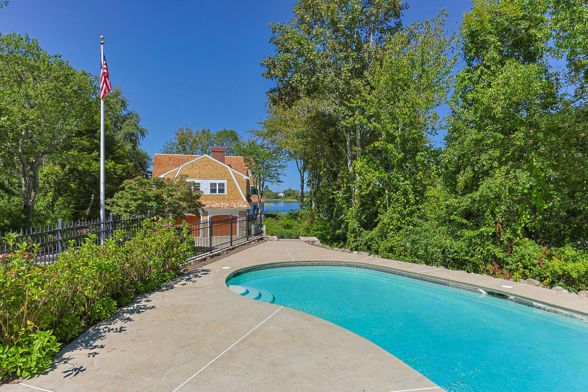 4390 Main Street Cummaquid MA 02637