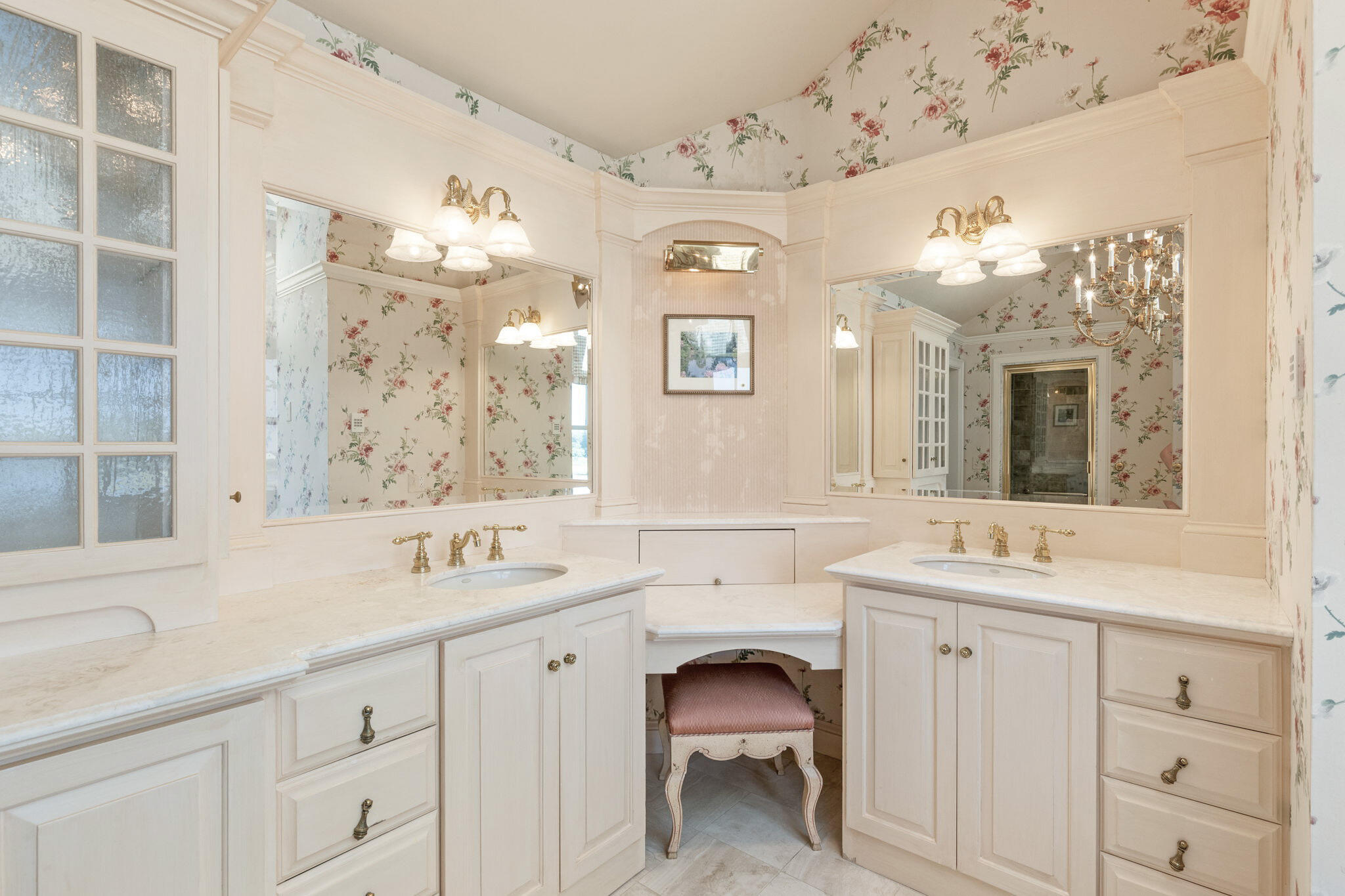 4390 Main Street Cummaquid MA 02637
