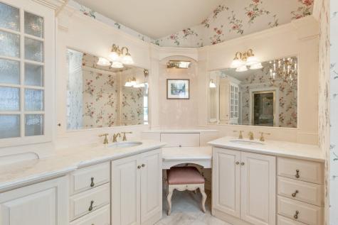 4390 Main Street Barnstable MA 02637