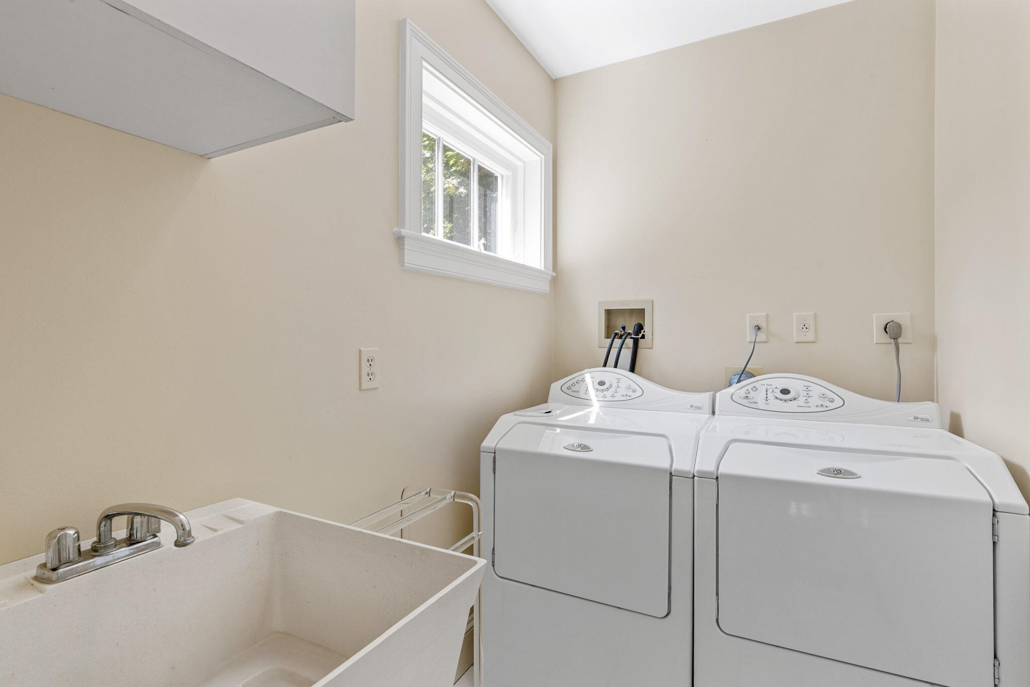 4390 Main Street Cummaquid MA 02637