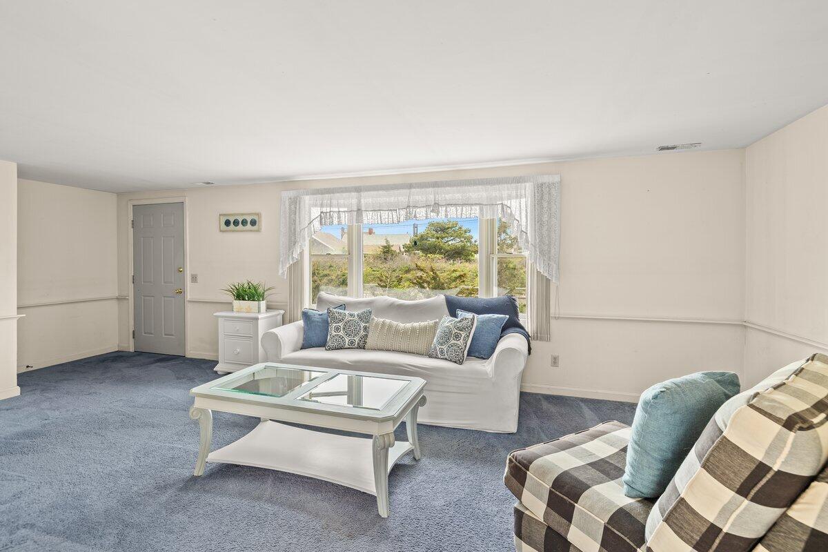 8 Babcock Lane West Dennis MA 02670