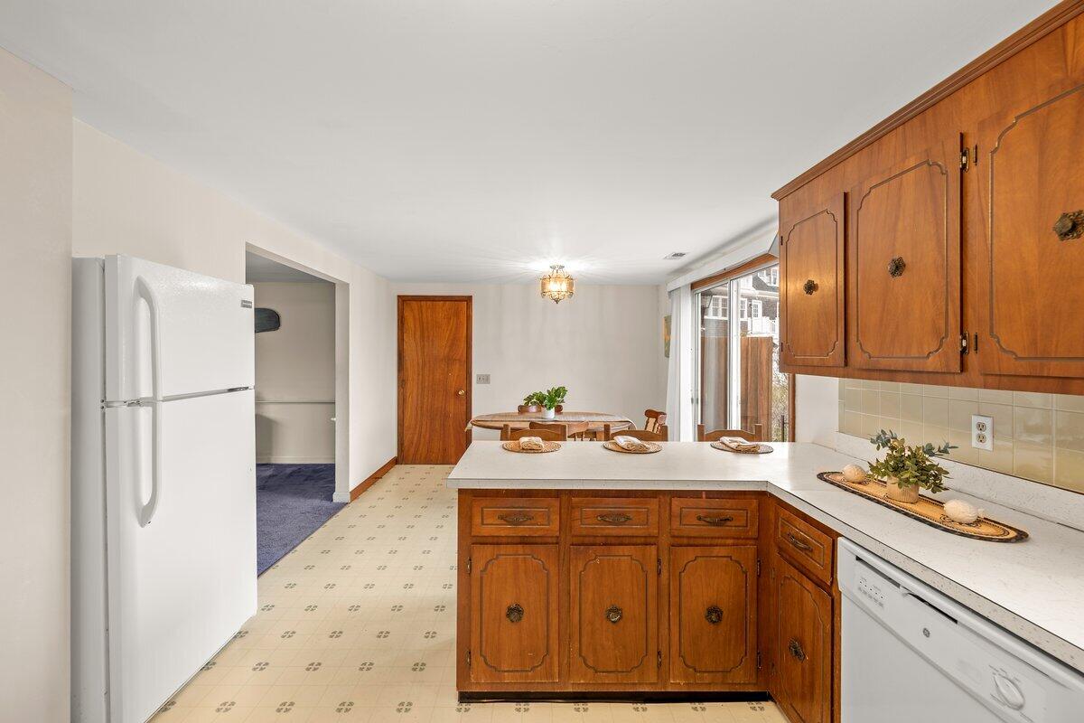 8 Babcock Lane West Dennis MA 02670