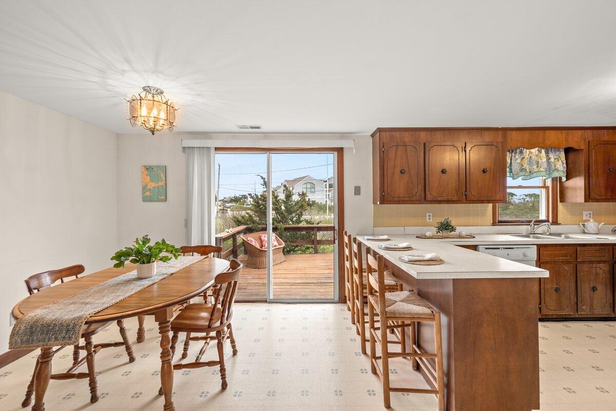 8 Babcock Lane West Dennis MA 02670