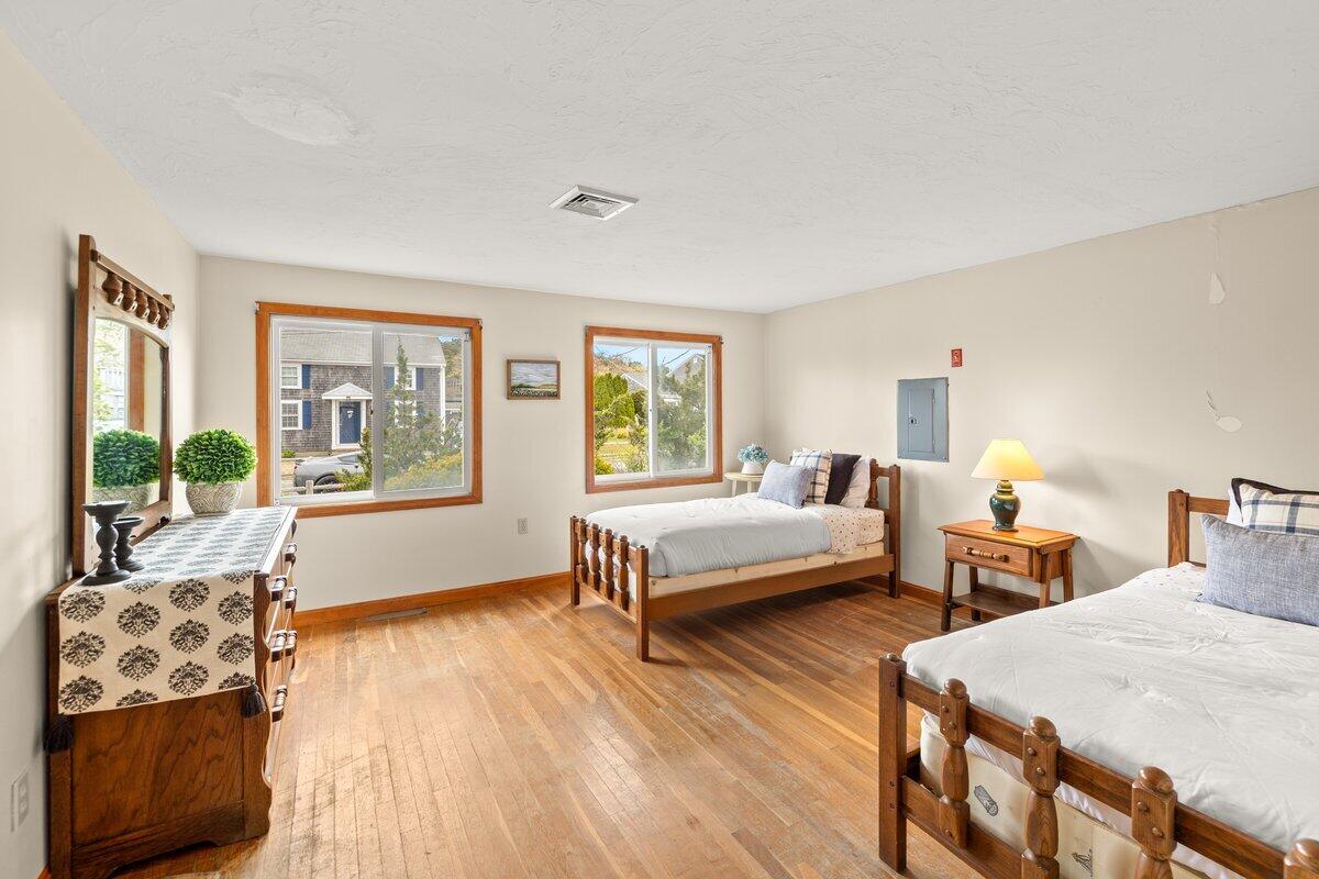 8 Babcock Lane West Dennis MA 02670