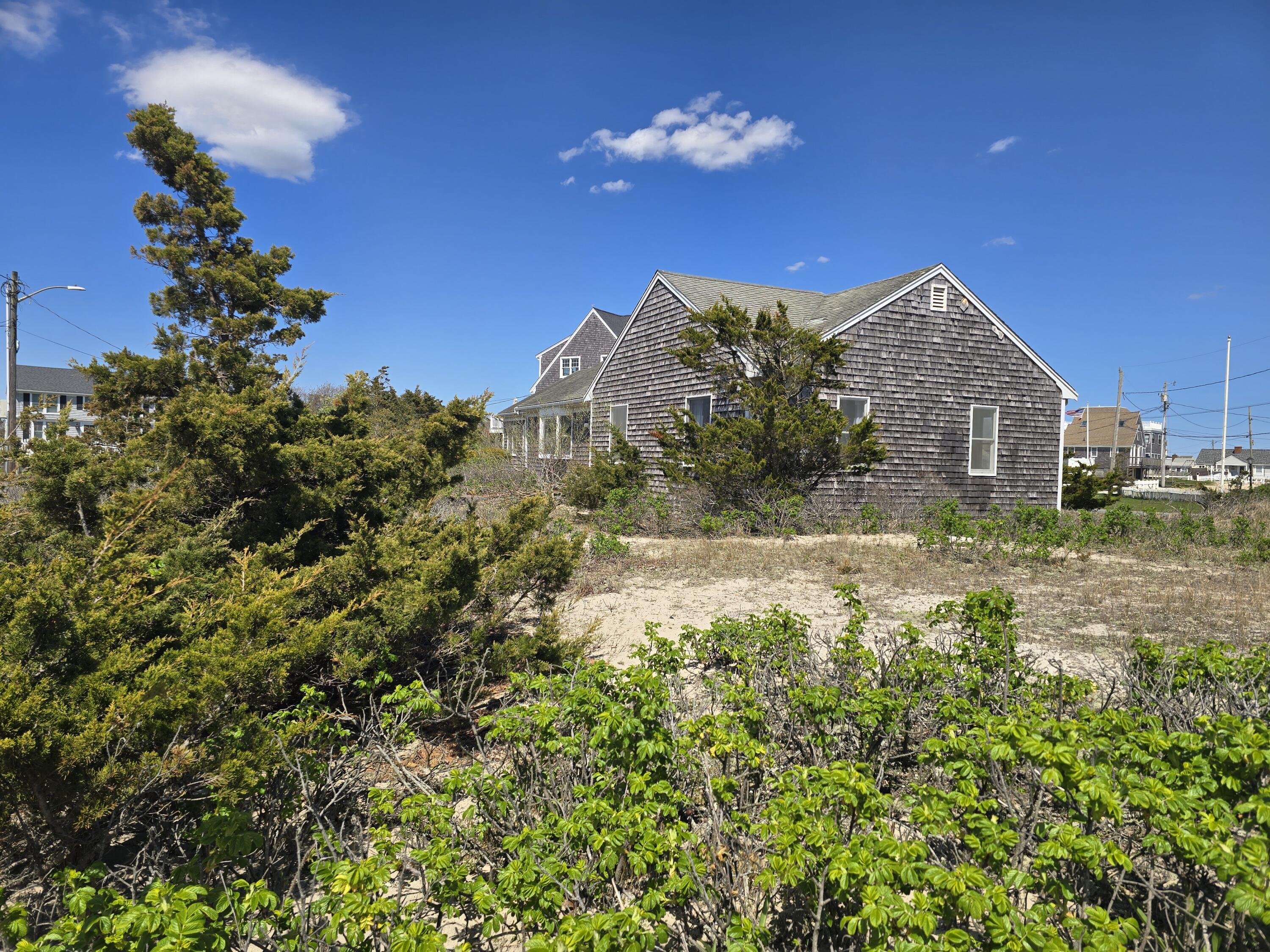 8 Babcock Lane West Dennis MA 02670