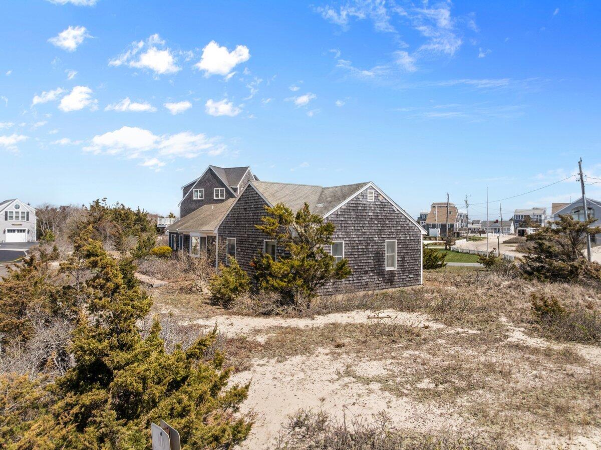 8 Babcock Lane West Dennis MA 02670