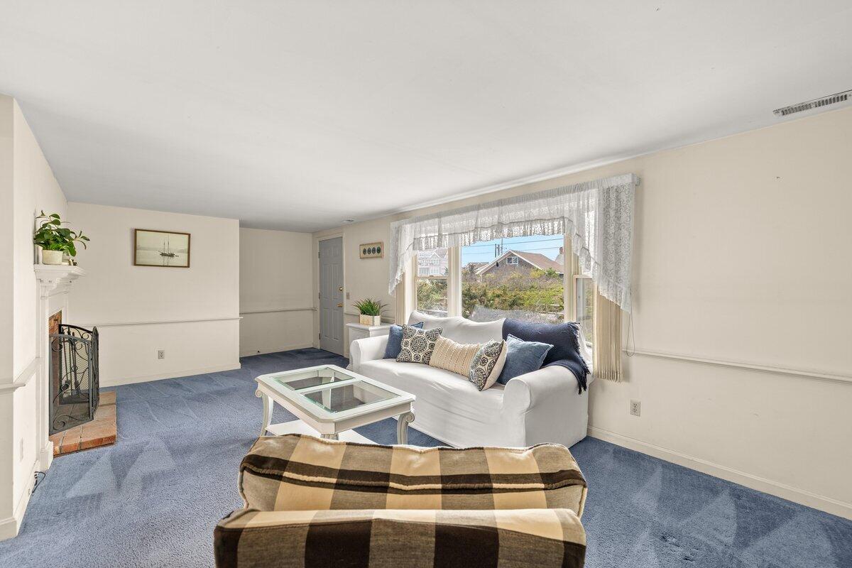 8 Babcock Lane West Dennis MA 02670