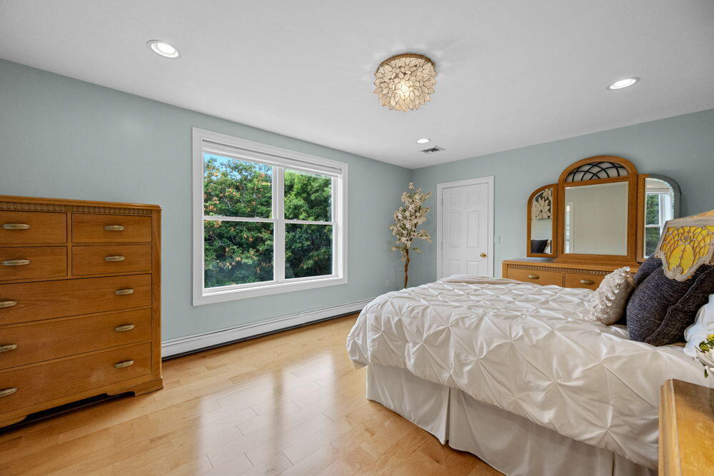 29 Weatherdeck Drive Bourne MA 02532