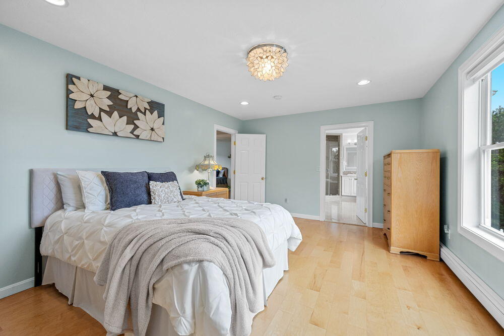 29 Weatherdeck Drive Bourne MA 02532