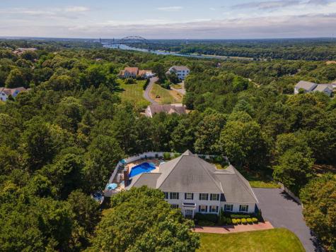 29 Weatherdeck Drive Bourne MA 02532