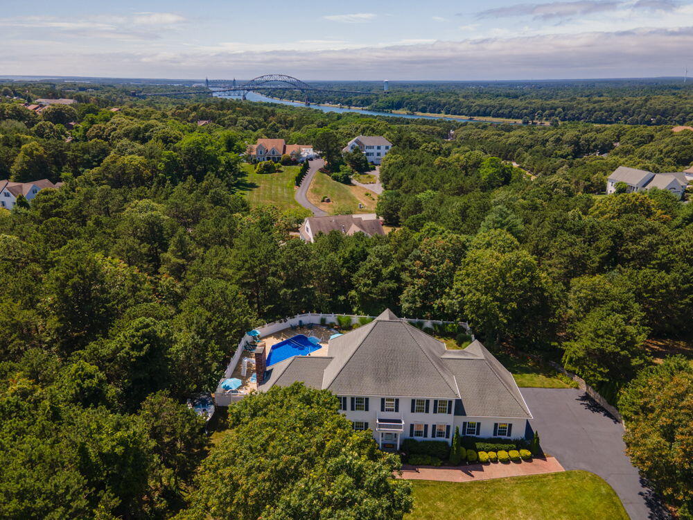 29 Weatherdeck Drive Bourne MA 02532