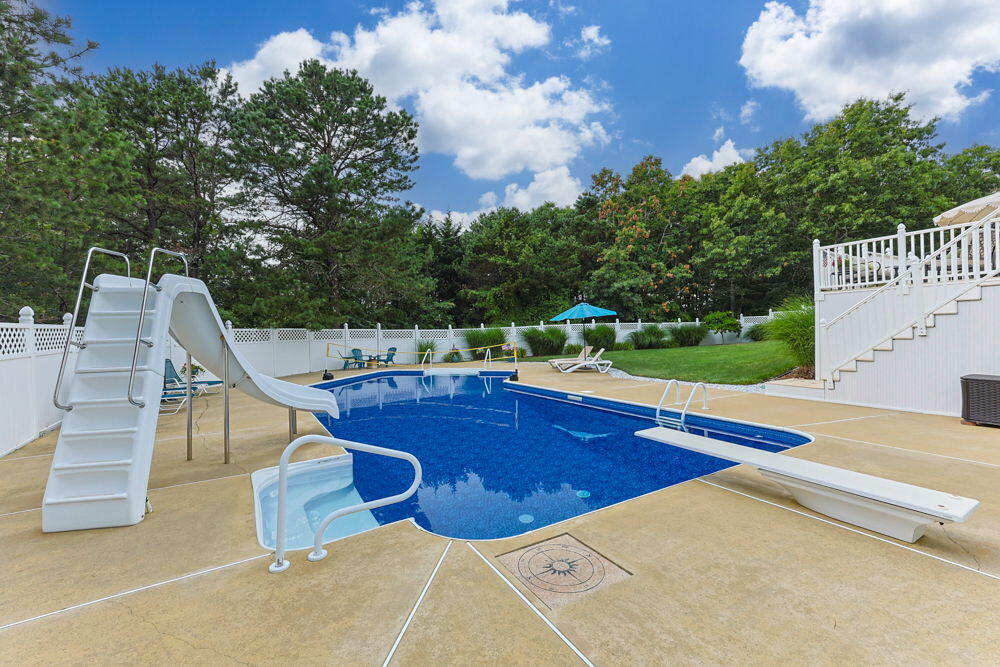 29 Weatherdeck Drive Bourne MA 02532