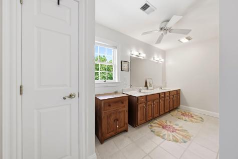 10 Woodhaven Drive Edgartown MA 02539