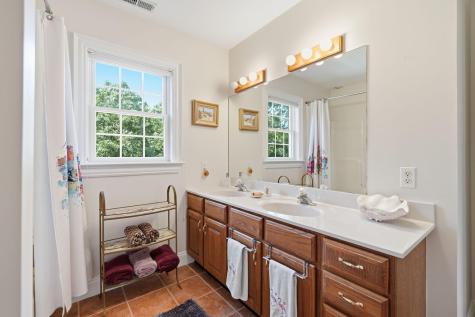 10 Woodhaven Drive Edgartown MA 02539