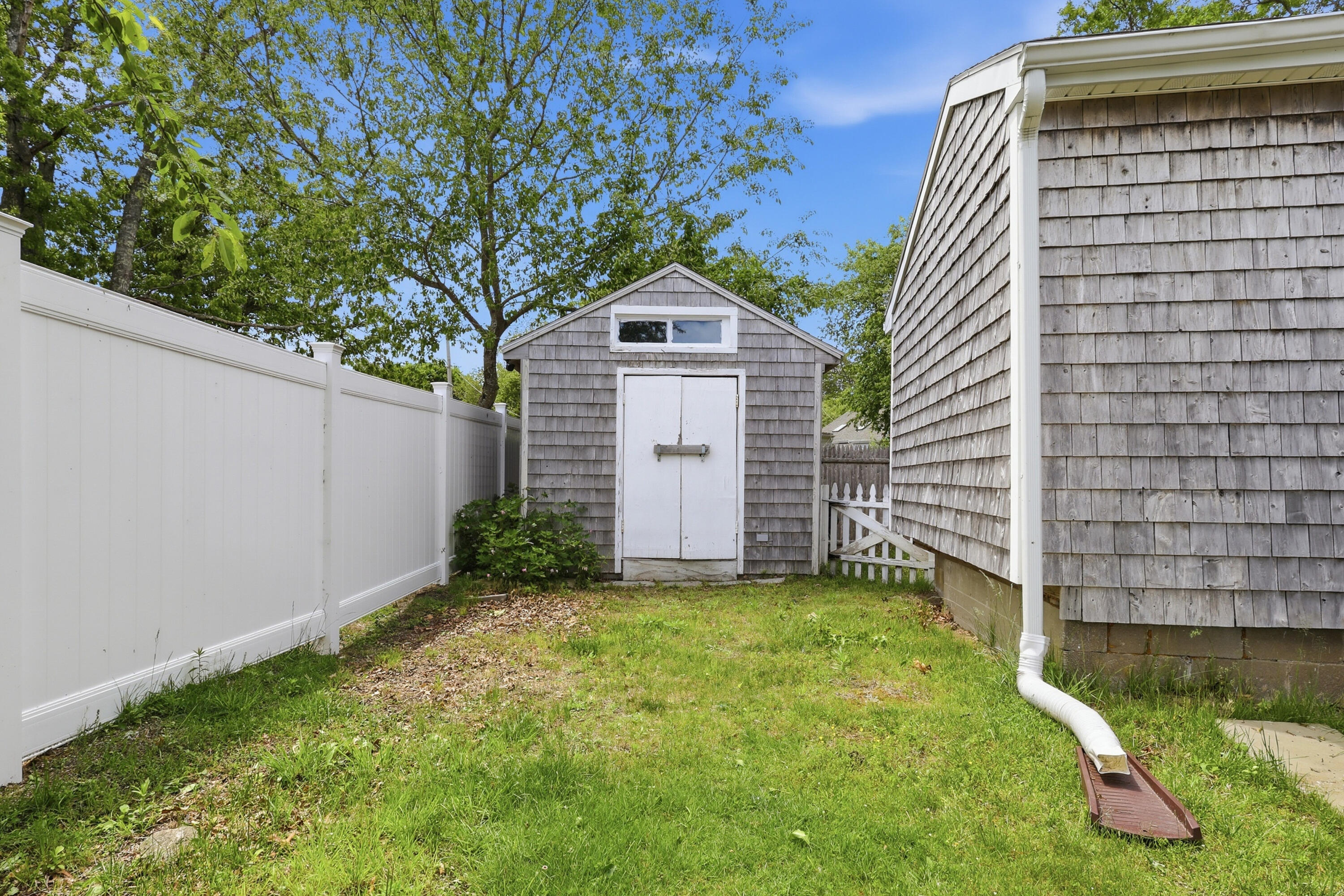 38 Agawam Lake Shore Drive Wareham MA 02571