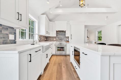 69 Pleasant Street Provincetown MA 02657