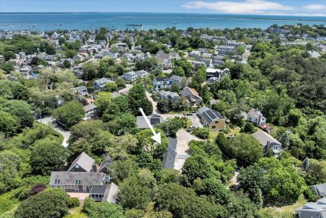 69 Pleasant Street Provincetown MA 02657