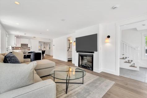 69 Pleasant Street Provincetown MA 02657