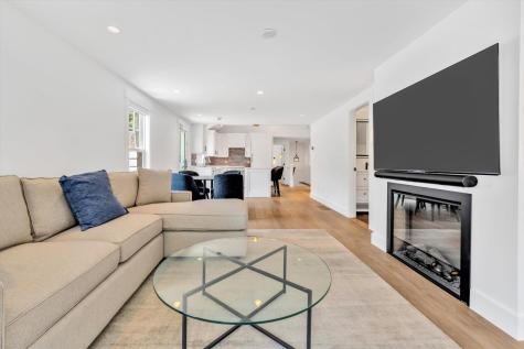 69 Pleasant Street Provincetown MA 02657