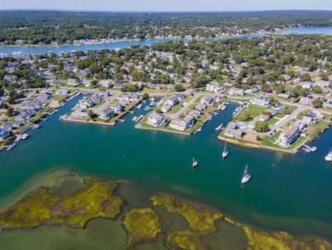 18 Wendy Way West Dennis MA 02670
