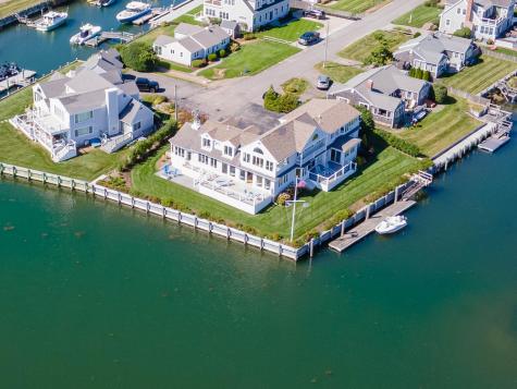 18 Wendy Way West Dennis MA 02670