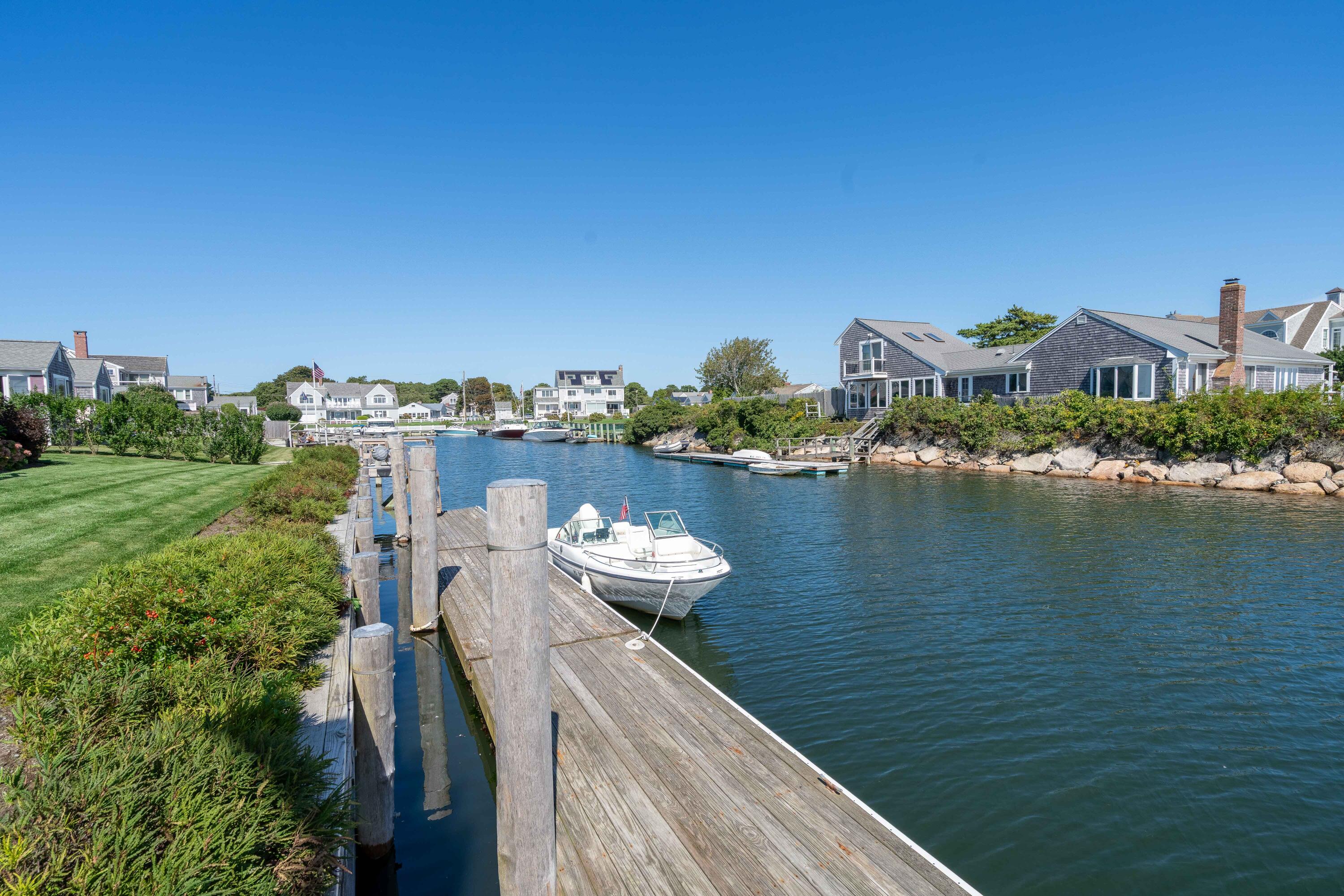 18 Wendy Way West Dennis MA 02670