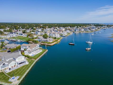 18 Wendy Way West Dennis MA 02670