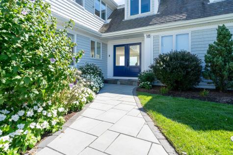 18 Wendy Way West Dennis MA 02670