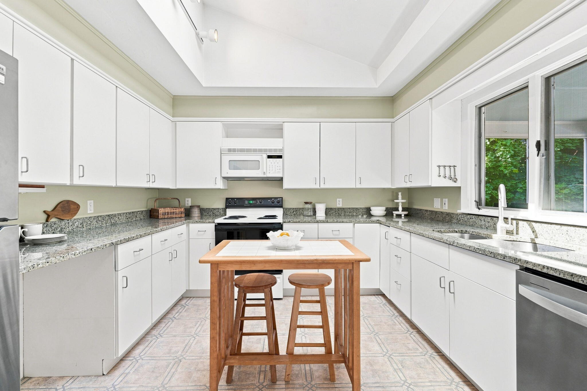16 Manters Point Plymouth MA 02360