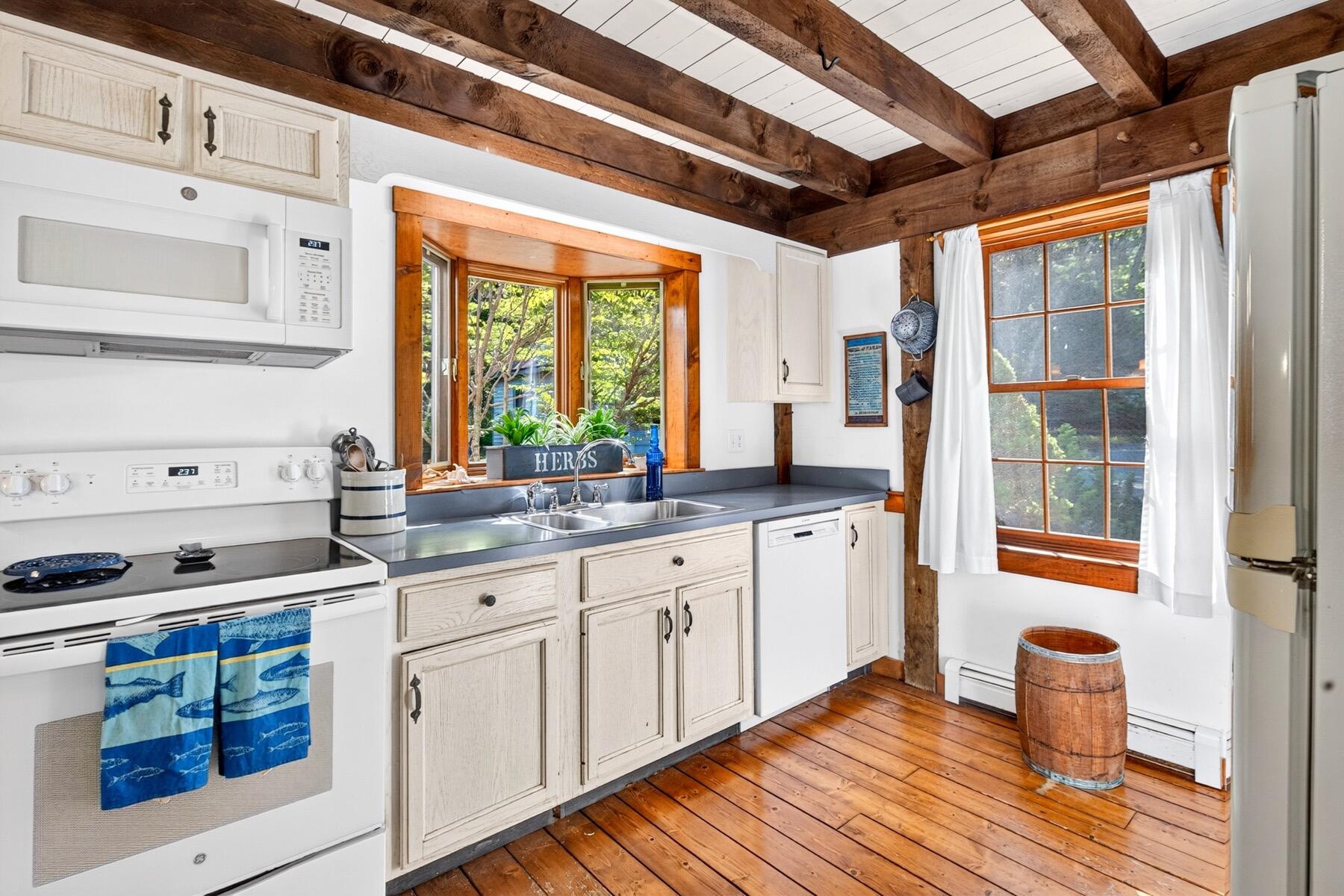 110 Waquoit Road Cotuit MA 02635