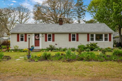 7 Oak Leaf Lane Dennis MA 02670