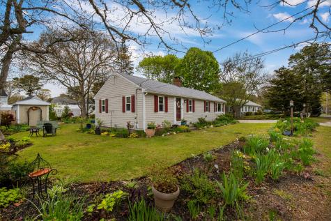 7 Oak Leaf Lane Dennis MA 02670